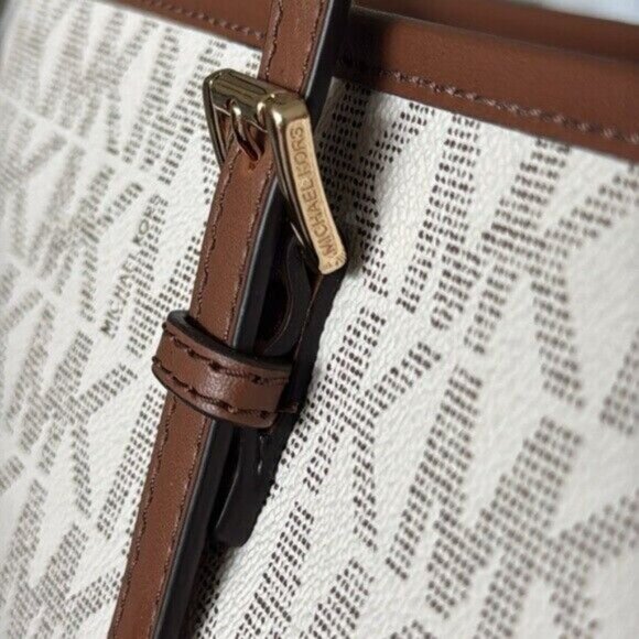 Michael Kors Jet Set Vanilla Luggage Tote Carry All Shoulder Handbag Logo Charm - Picture 13 of 13